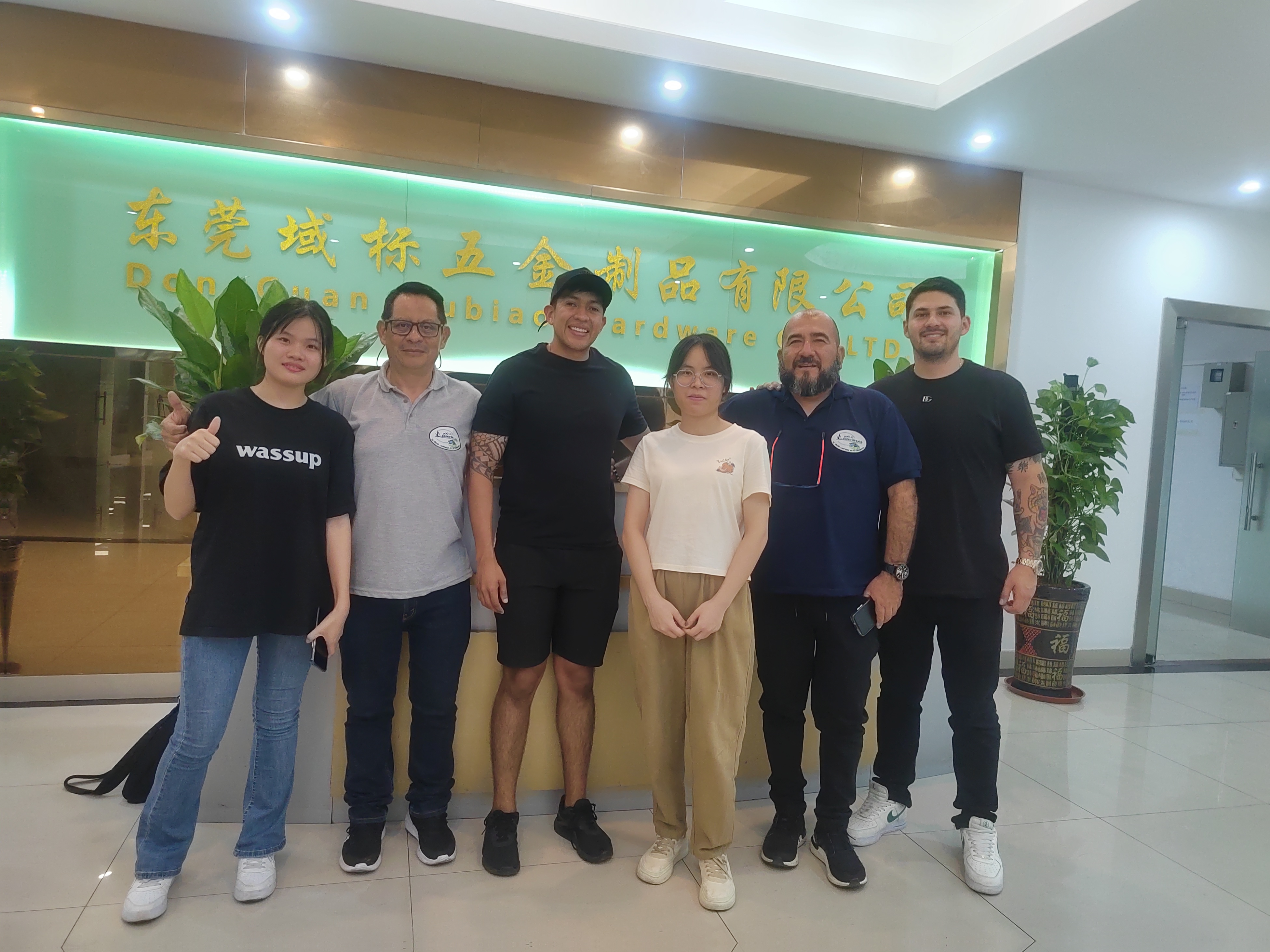 clients from Colombia visit our factory